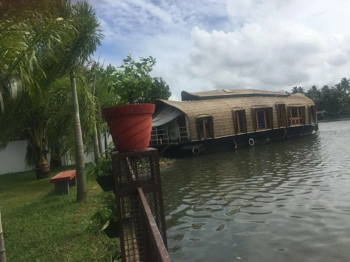 Backwater Brook Kumarakom 0*,